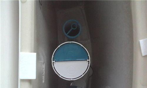 解决津上马桶上水不停的妙招（修复马桶水箱持续流水的方法与技巧）