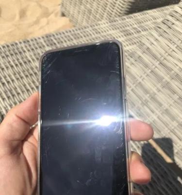 液晶显示器深划痕处理方法（保护你的显示器）