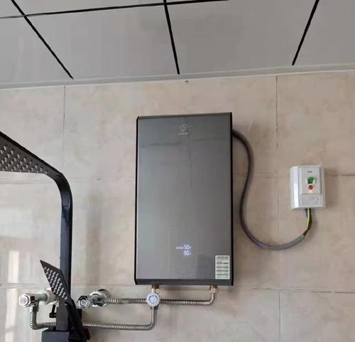 电热水器与燃气热水器（哪个更适合你的家庭使用）