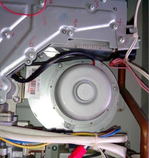 燃气热水器E5故障分析与解决方法（排除E5故障）