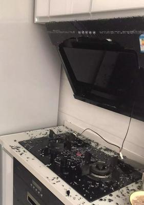 餐厅油烟机突然起火怎么办（应对紧急火灾情况的关键步骤及注意事项）
