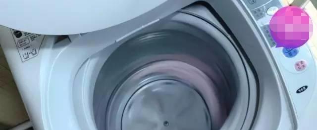 醋清洗洗衣机，让家居更清爽（简单易行的方法及注意事项）