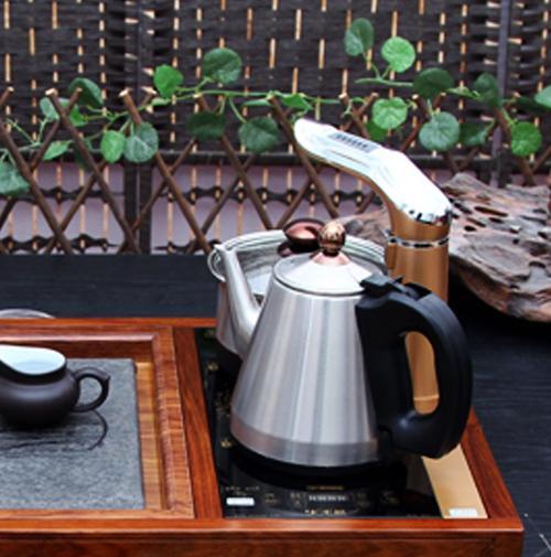 以茶盘电磁炉抽水小修（一步步教你解决茶盘电磁炉抽水小问题）