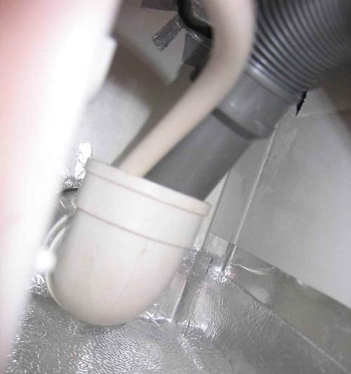 洗衣机下水道异味处理方法（轻松解决洗衣机下水道异味问题）