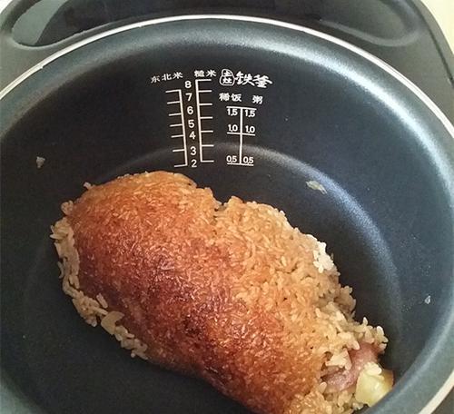 电饭煲煮出的美味锅巴如何处理（以电饭煲有锅巴咋办）