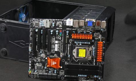 映泰z77主板电脑关机鼠标亮解决方法？