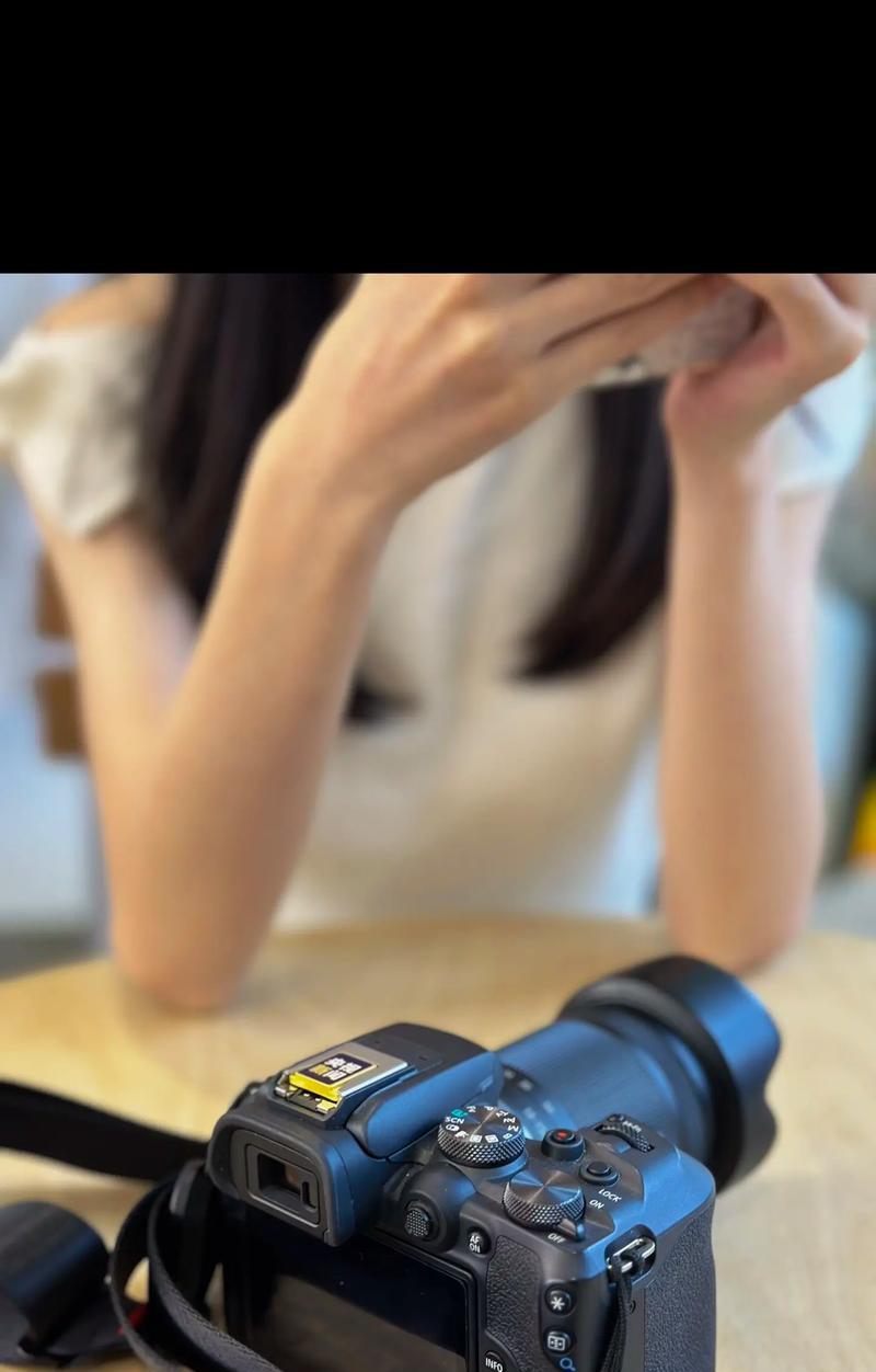 全尺寸取景器如何与手机配合使用？拍照技巧有哪些？